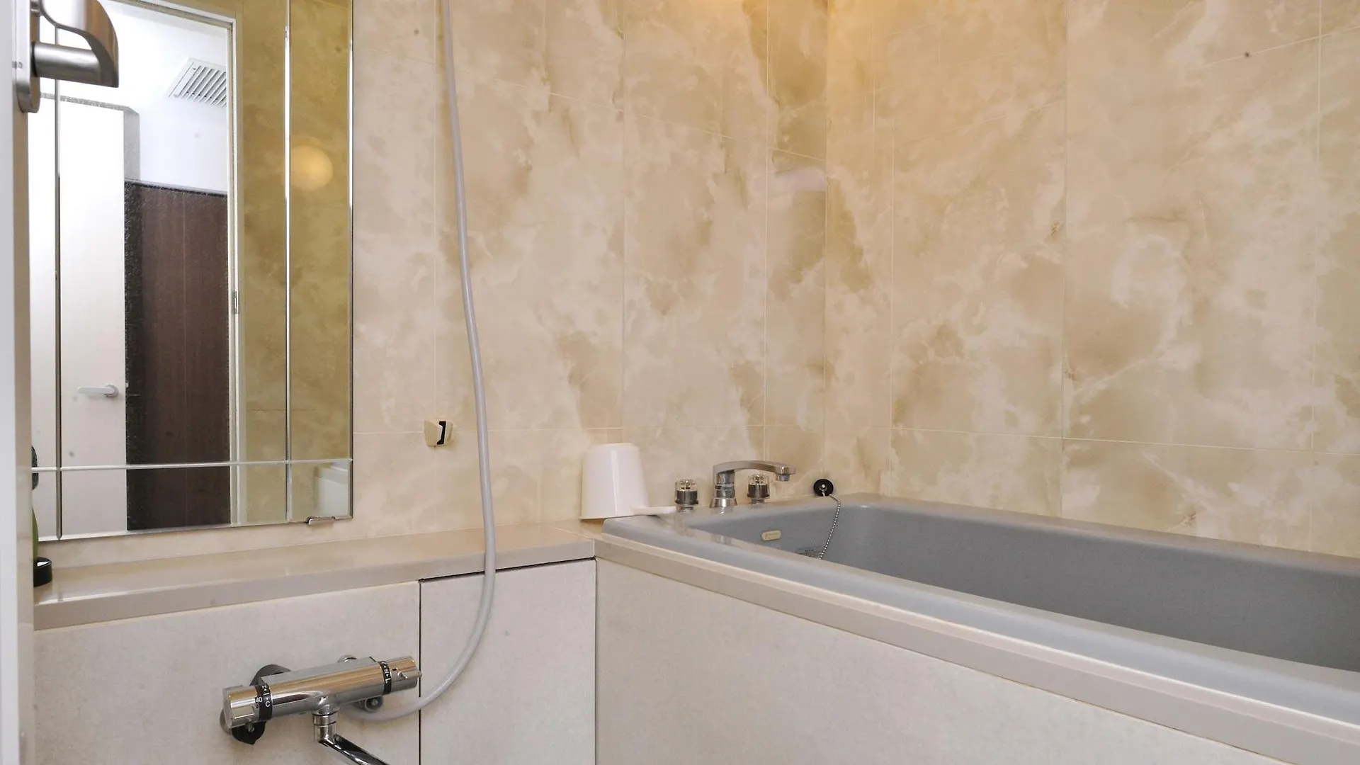 Hotel Global View Sapporo Old Hotel Royal Stay Саппоро